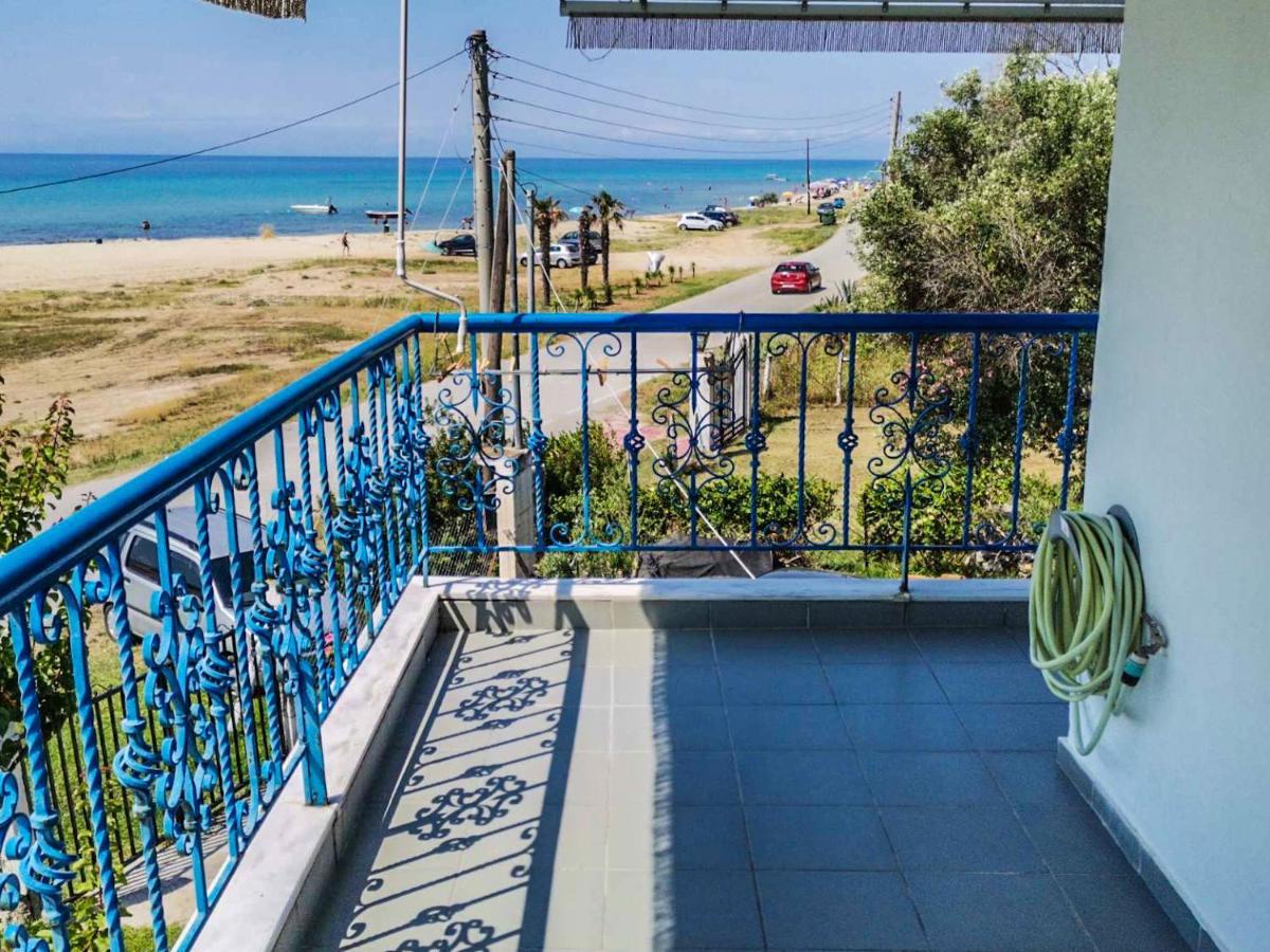 Galinis' Sea Front Studios Nea Kallikrateia Ngoại thất bức ảnh