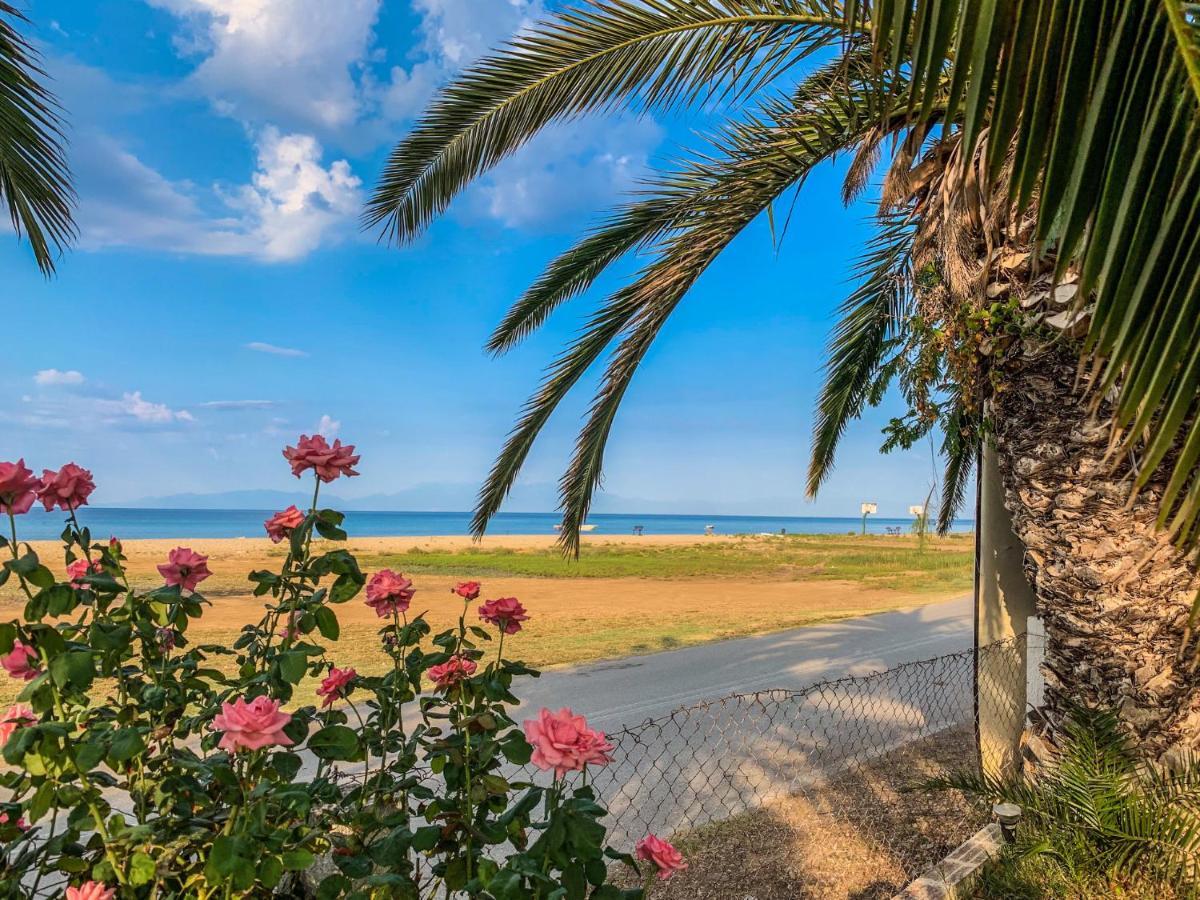 Galinis' Sea Front Studios Nea Kallikrateia Ngoại thất bức ảnh