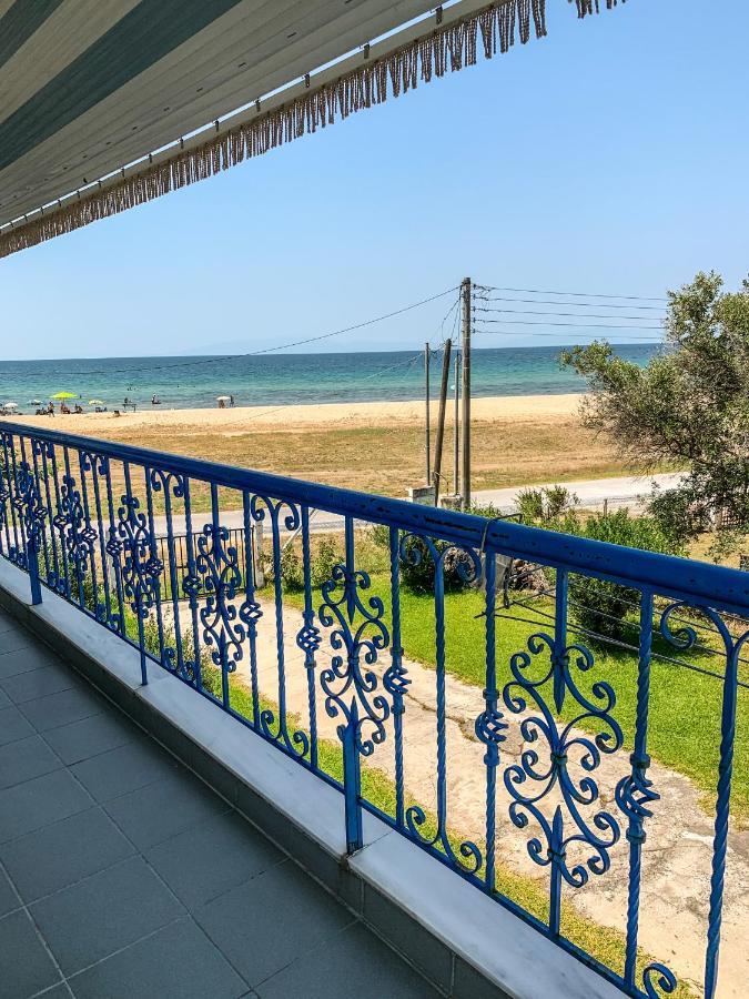 Galinis' Sea Front Studios Nea Kallikrateia Ngoại thất bức ảnh